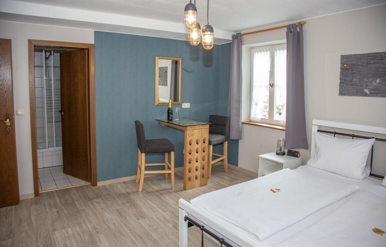 Weinhaus Kurtrierer Hof Hotel Leiwen Kültér fotó