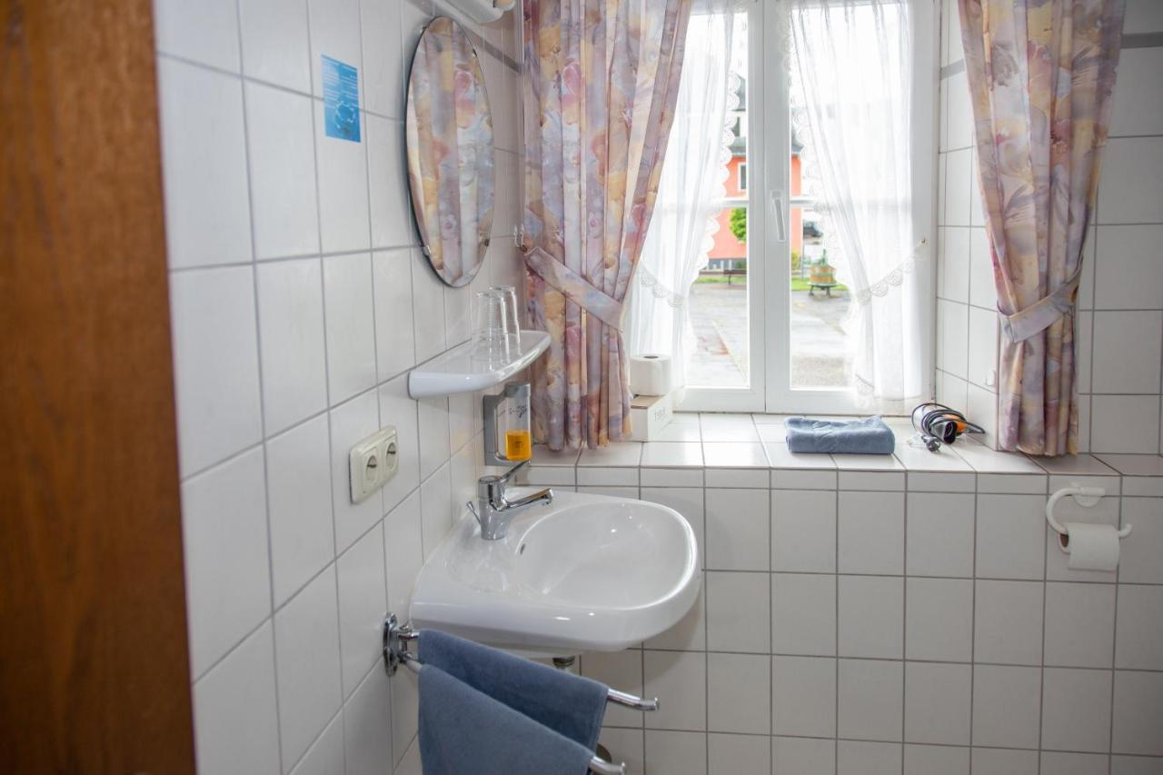 Weinhaus Kurtrierer Hof Hotel Leiwen Kültér fotó