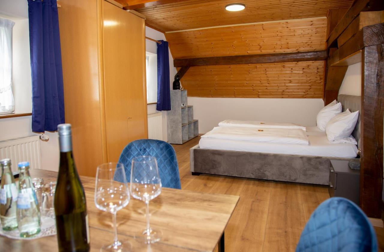Weinhaus Kurtrierer Hof Hotel Leiwen Kültér fotó