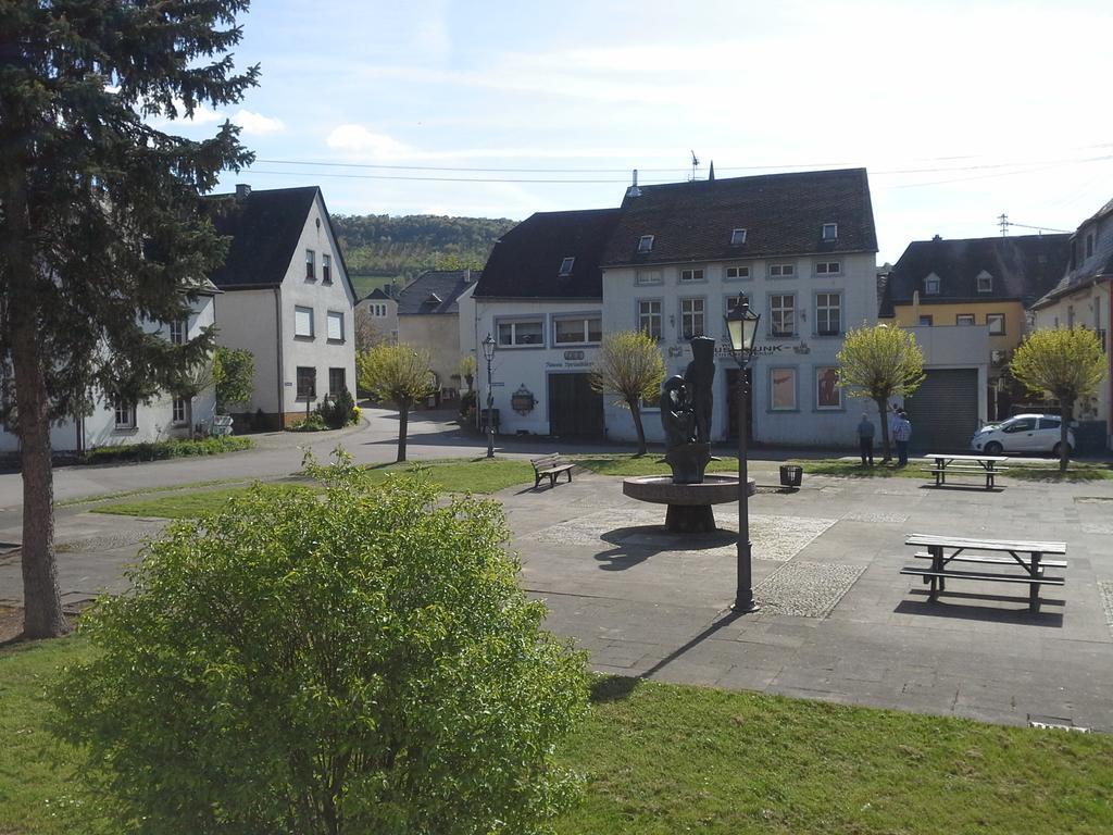 Weinhaus Kurtrierer Hof Hotel Leiwen Kültér fotó