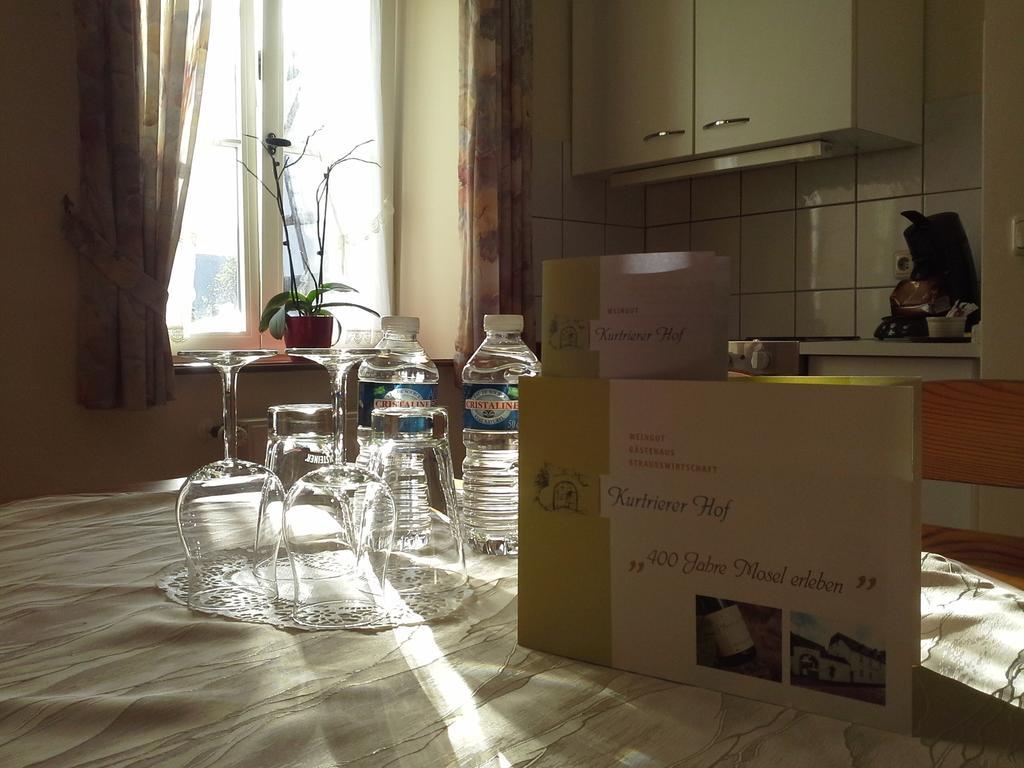 Weinhaus Kurtrierer Hof Hotel Leiwen Kültér fotó