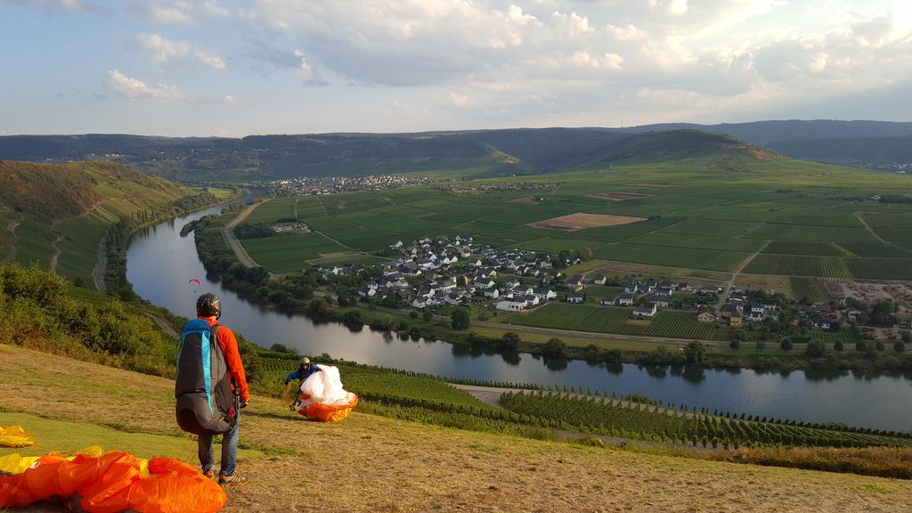 Weinhaus Kurtrierer Hof Hotel Leiwen Kültér fotó