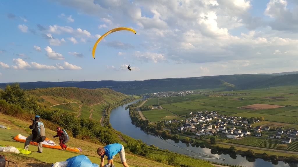 Weinhaus Kurtrierer Hof Hotel Leiwen Kültér fotó